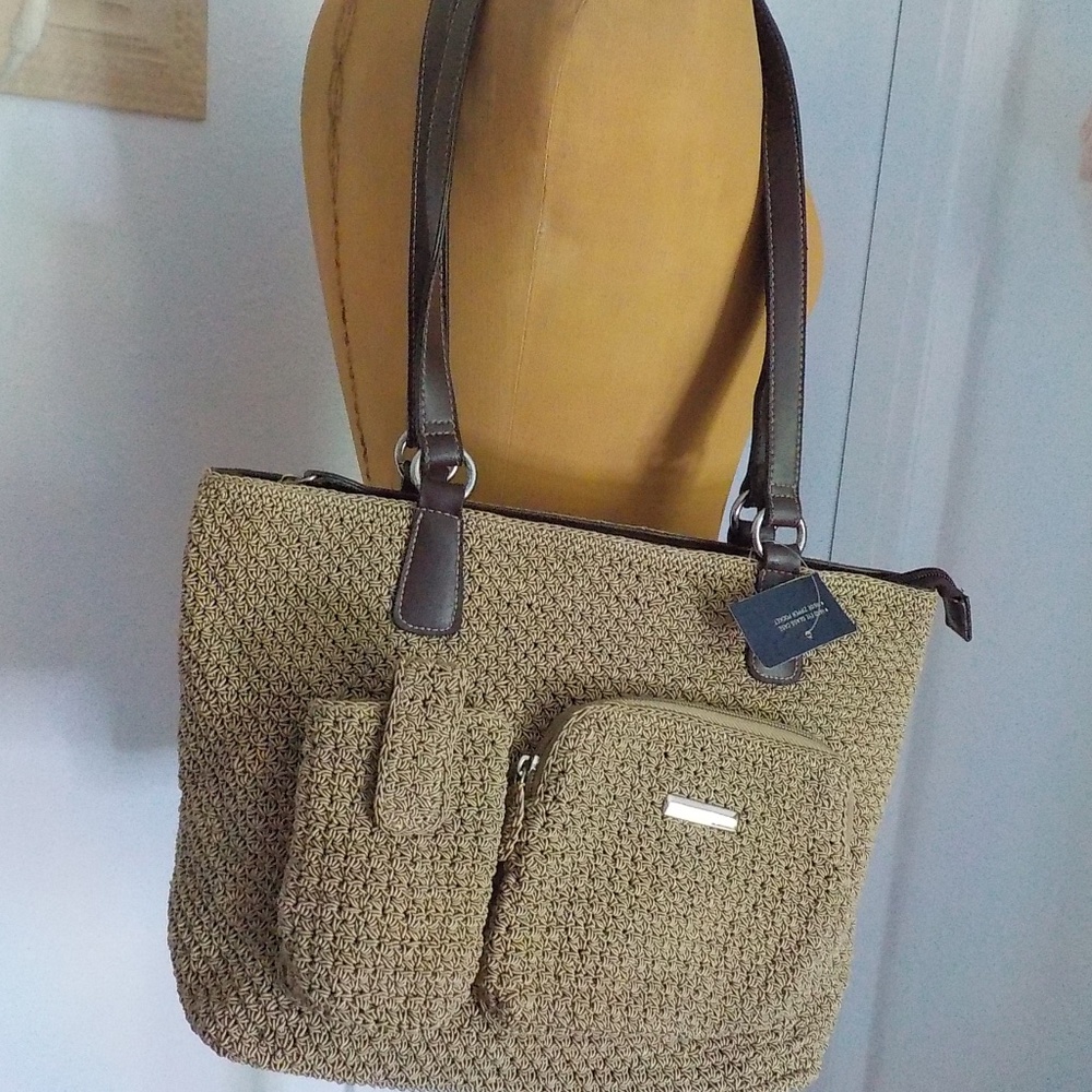Straw Look Shoulder Bag w/Front Pockets & Eye Glass Case Inside